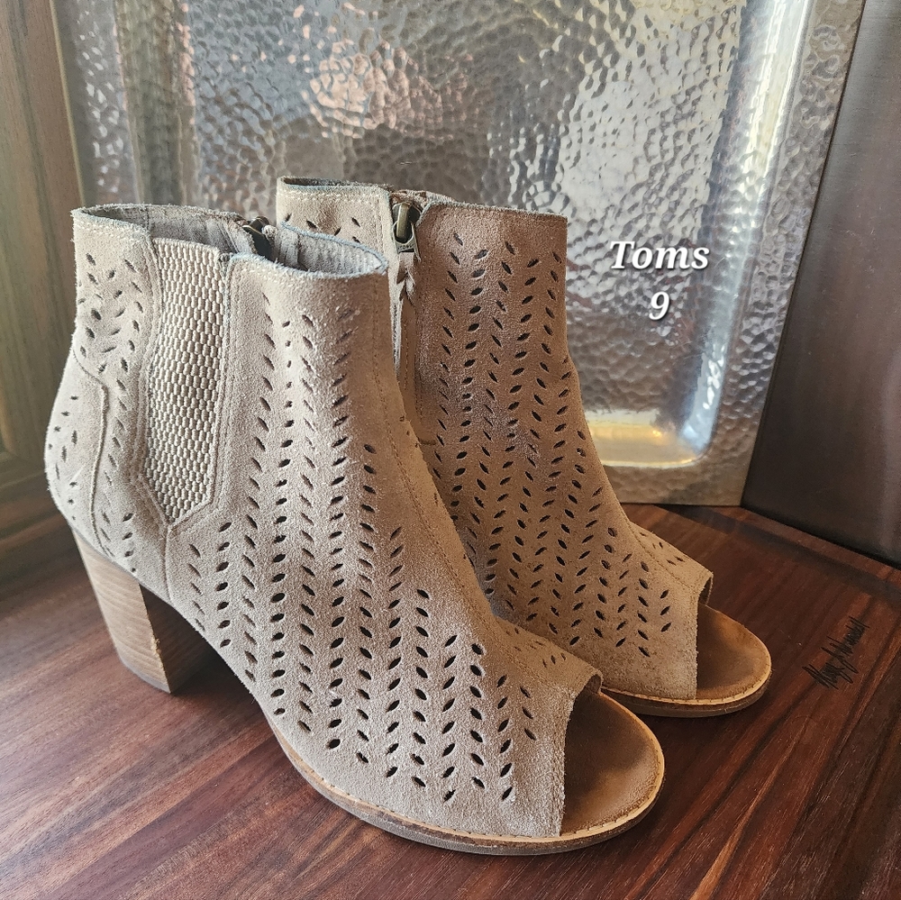 Toms Suede Majorca Perforated Peep‎ Toe Boots